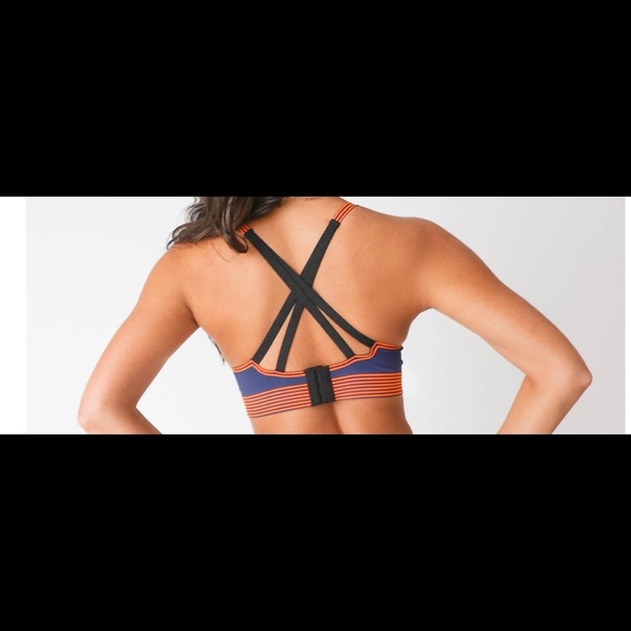 Adam Selman Sport Bonded Active V-Neck Bra + Bonded Active Legging Set - Picture 4 of 11